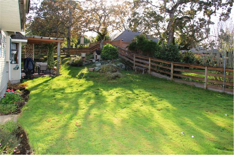 3990 Cedar Hill Rd. Saanich BC, Great Back yard