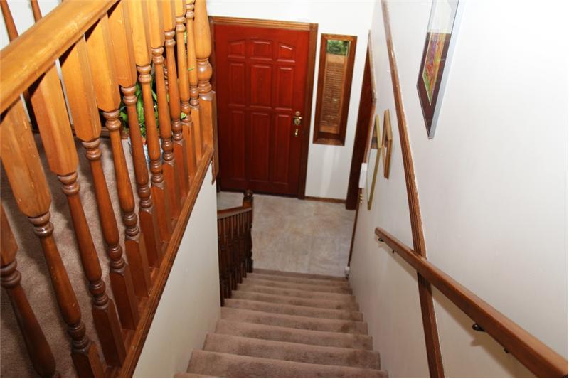 3990 Cedar Hill Rd. Saanich BC, Entry