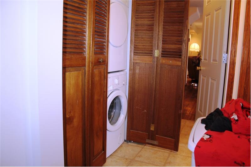 3990 Cedar Hill Rd. Saanich BC, suite laundry