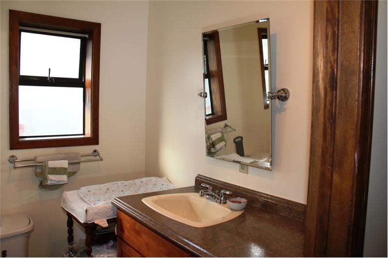 3990 Cedar Hill Rd. Saanich BC, suite bathroom