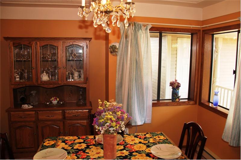 3990 Cedar Hill Rd. Saanich BC, formal dinning room