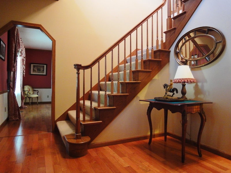 Spacious Foyer
