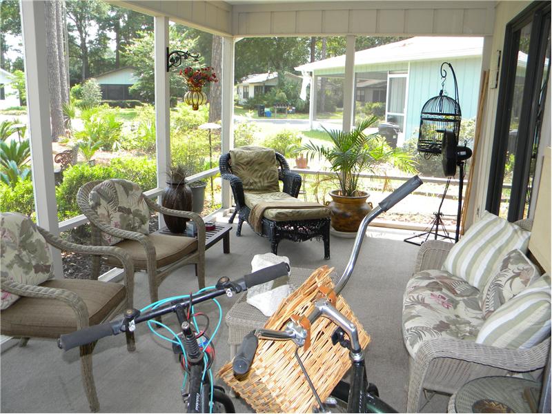 Large Screened Lanai
