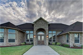  105 Blazek, Ennis, TX