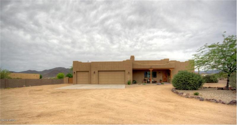 Desert Hills 3 Bedroom Horse Property
