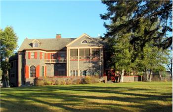  933 Nebraska Row, LaPointe, WI