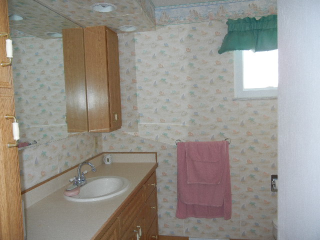 Full bath on second floor