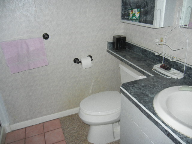 Full bath next to office