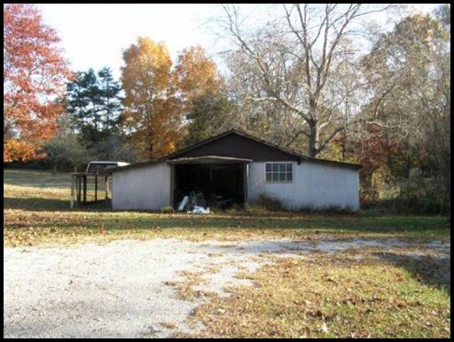 Barn with lots of possibilities