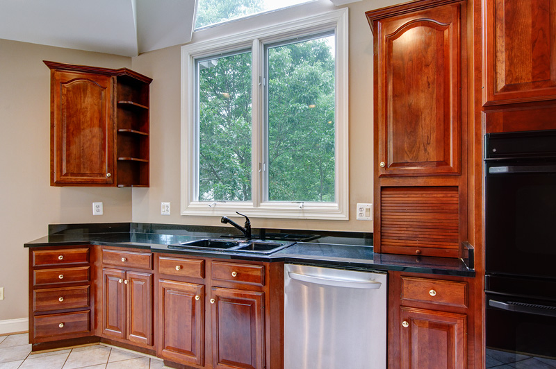 Kitchen alternate view