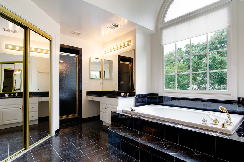 Owners suite bath alternate view