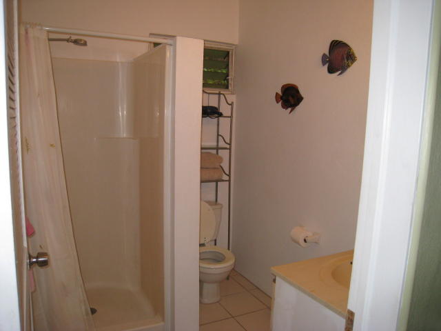 Guest Cottage Bath 1