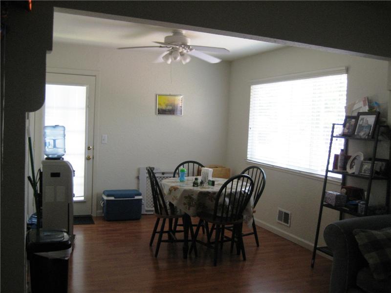 1297 Dining Area