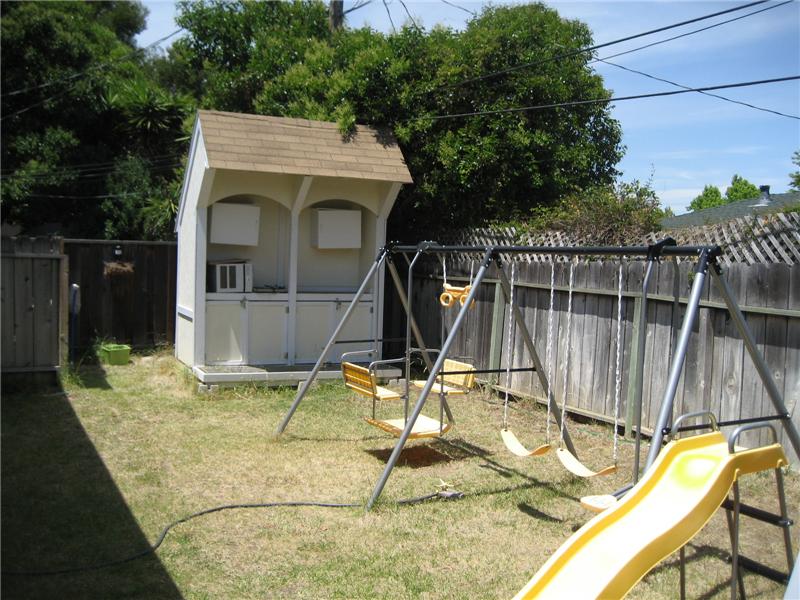 1297 Backyard