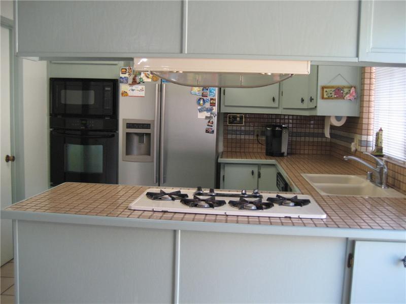 Kitchen - gas cooktop