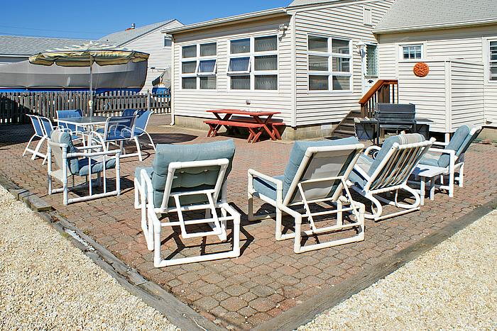 Paver patio - plenty of room to party all summer!