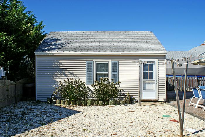 1.5 Car Garage Direct Entry