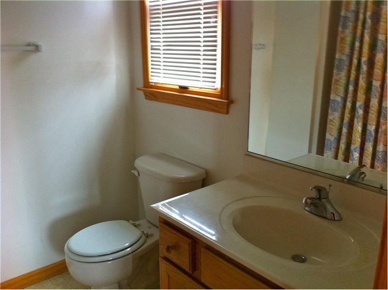 Master Bath #3 on Mid-Level
