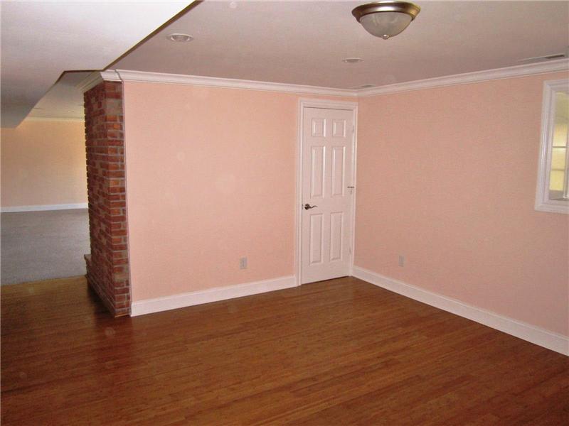 Additional room in lower level