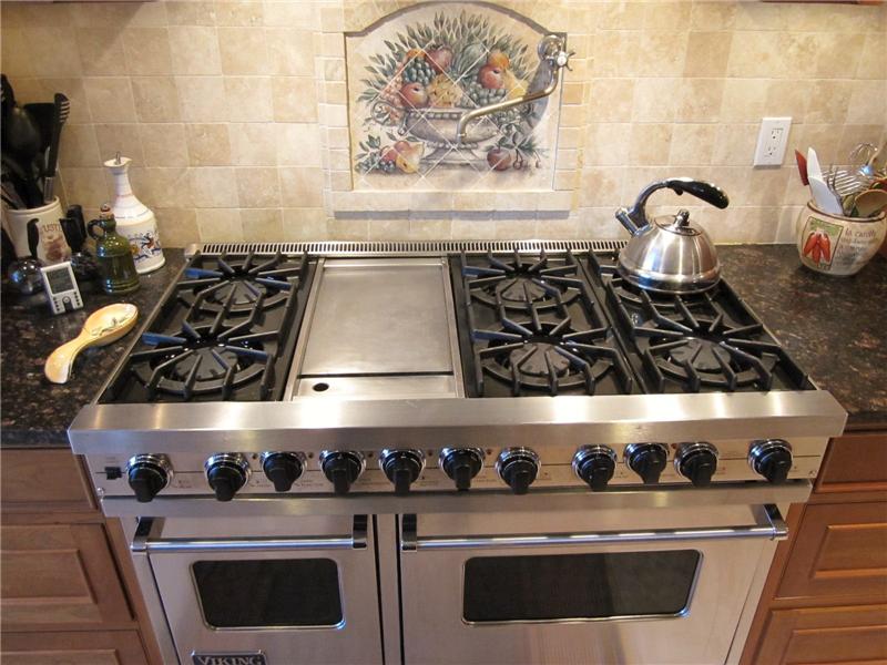 6 Cook top burner and pot filler