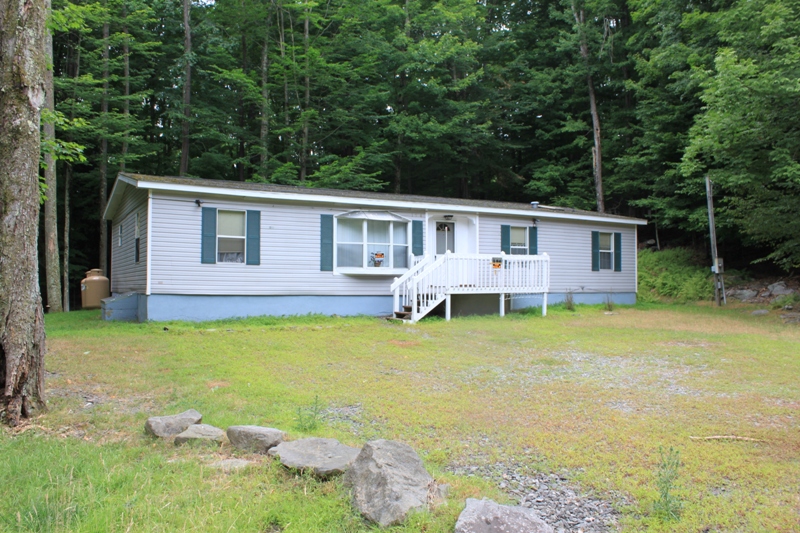 194 Hillside DrEscape, Greentown, PA