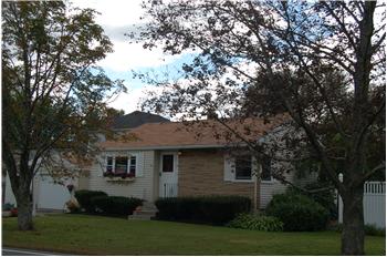  63 Holliston St, Medway, MA