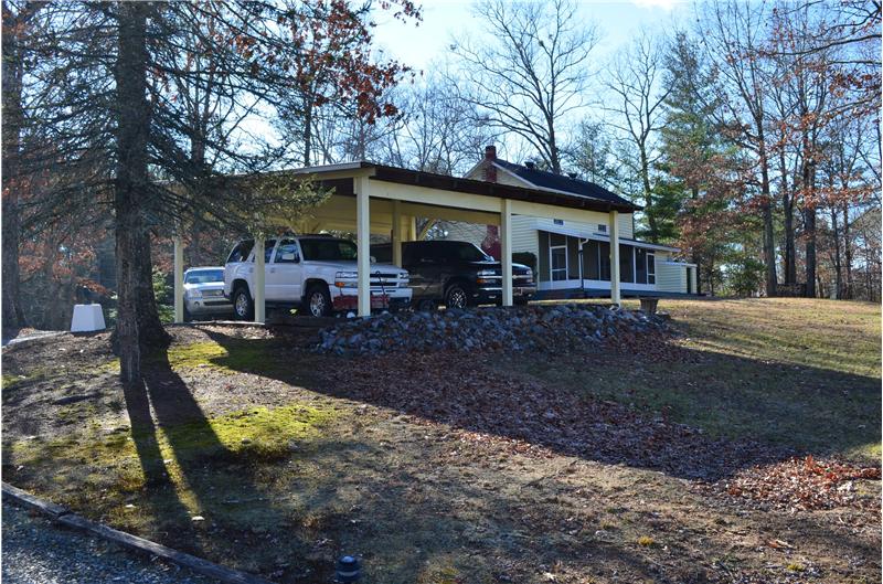 Detached 2-Car Garage
