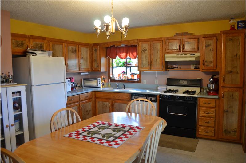 Large Country Style Kitchen